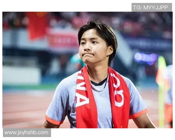 男足球星盛赞王霜技术出众 表示其在国际赛场上的表现令人钦佩